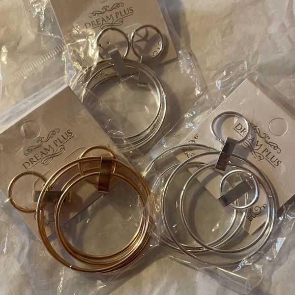 HOOPS Double Hoop Layer Earrings - Picture 5 of 5